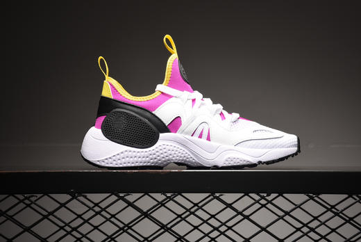 耐克NIKE HUARACHE E.D.G.E. TXT QS 华莱士7代机能跑步鞋 商品图5
