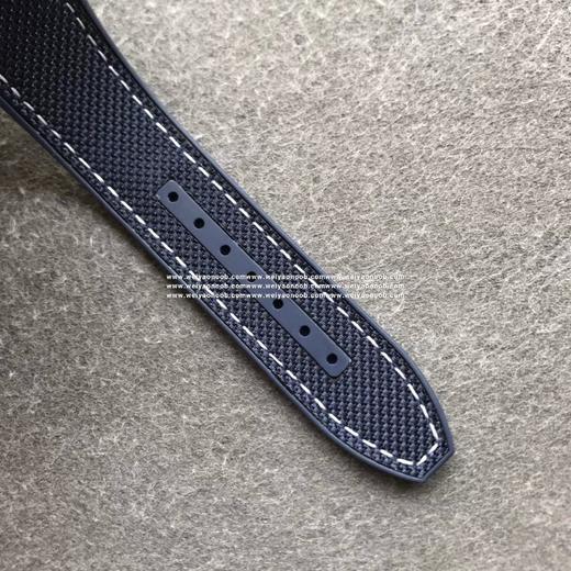 ZF蔚蓝之作——法穆兰MEN'S COLLECTION系列V45游艇腕表优雅、登场。蓝色魅影 扬帆展航！ 【精彩细节】 1.腕表尺寸45毫米。微弧式枕型表壳优雅贴手，表壳由内外八个配件组合一体，精密度 商品图7