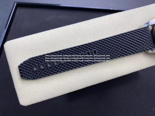 GF 百年灵家族的“水鬼”－超级海洋文化二代42mm腕表（为满足广大表友的要求，V2版本换装了稳定性更高的精选Asia-2824机芯。）
GF慢工细磨，只为打造您的不二之选！ 商品图8