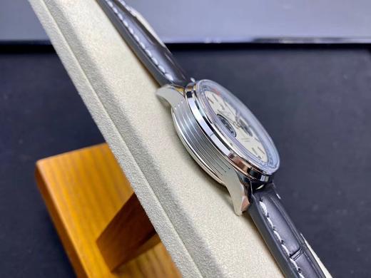 GF新品百年灵璞雅B01计时腕表Premier B01 Chronograph （吴彦祖同款） 材质： 316L精钢 直径： 42毫米 厚度： 13.65毫米 表镜： 锅盖弧面蓝宝石，双面防眩处理 表 商品图13