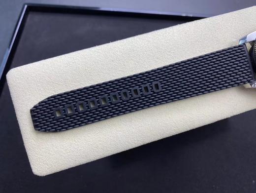 GF 百年灵家族的“水鬼”－超级海洋文化二代42mm腕表（为满足广大表友的要求，V2版本换装了稳定性更高的精选Asia-2824机芯。）
GF慢工细磨，只为打造您的不二之选！ 商品图9