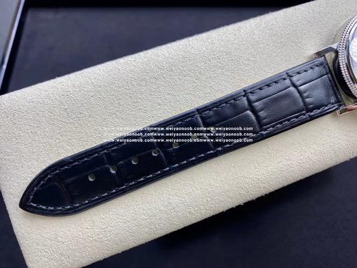 TW 古典 珍珠陀 【最高品质版本】百达翡丽古典表系列5120超薄自动机械表。简约至极 和原装一样的偏心珍珠陀机芯复制表。 鳄鱼皮表带，烧搪瓷盘面，包白金。仿表界第一枚偏心摆陀  百达翡丽古典5120 商品图8
