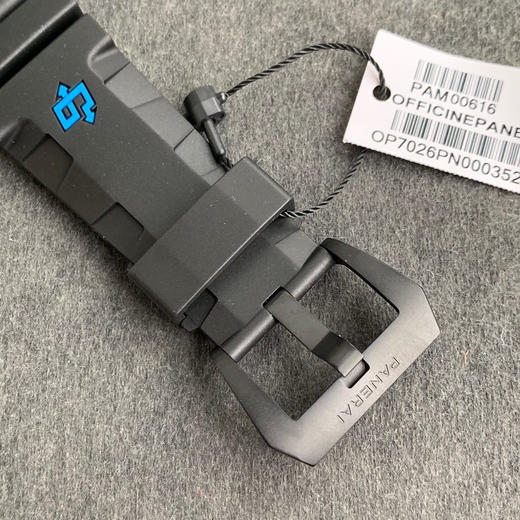沛纳海 616/PAM00616升级版。
1、纹理粗细、颜色更加接近正品（之前是两种颜色相间，现在是三种以上的颜色相间） 商品图5