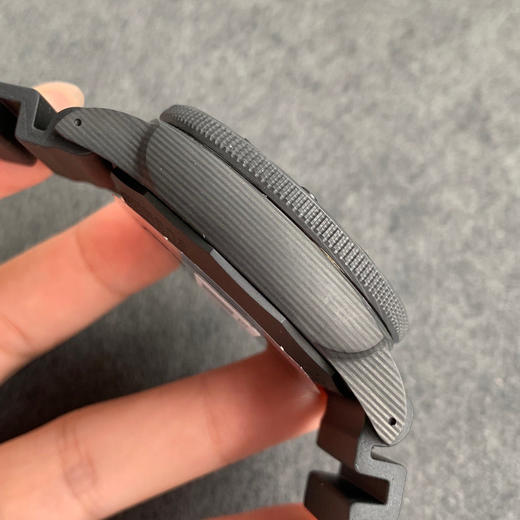 沛纳海 616/PAM00616升级版。
1、纹理粗细、颜色更加接近正品（之前是两种颜色相间，现在是三种以上的颜色相间） 商品图4