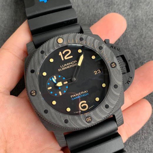 沛纳海 616/PAM00616升级版。
1、纹理粗细、颜色更加接近正品（之前是两种颜色相间，现在是三种以上的颜色相间） 商品图1