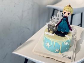 冰雪奇缘艾莎公主奶油蛋糕