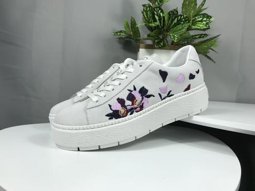 PUMA彪马女子碎花厚底松糕休闲板鞋 商品图0