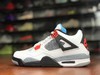 aj4鸳鸯Air Jordan 4 “What The 4” 融合了白红、白水泥和白蓝 3 款超经典配色 商品缩略图0