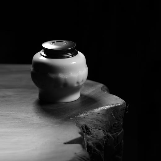 龙德堂陶艺 莲花青瓷 茶叶罐 (库存请咨询客服) 商品图0