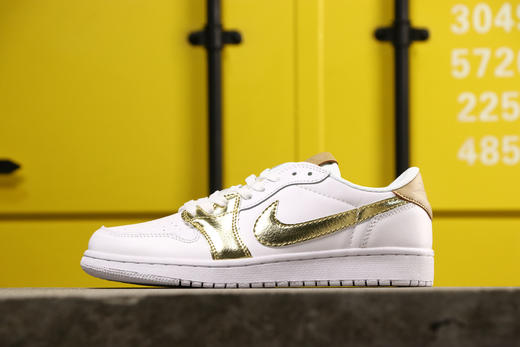 乔丹/Air Jordan aj1 AJ1 乔丹1代 乔1 乔1低帮系列 Air Jordan 1 low "Lakers"黑珍珠白蓝红彩绘白金红蓝白白黄白灰尼克斯麦黄 商品图5
