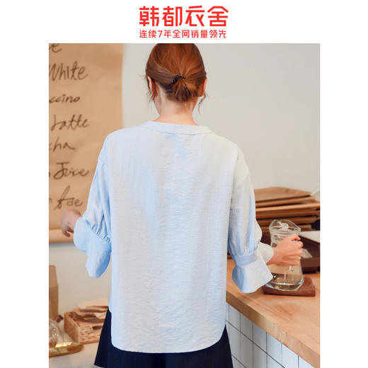 韩都衣舍2020夏装新款女装韩版宽松显瘦V领短袖衬衫OM60108 商品图1