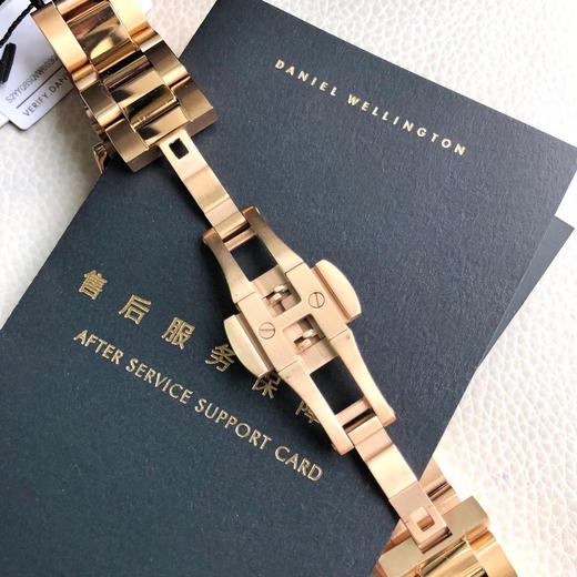 原单品质 Danielwellington 丹尼尔.惠灵顿 
张艺兴同款-DW新款 
ICONIC LINK 全新配色 商品图4