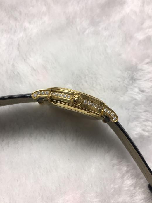 江诗丹顿 Vacheron Constantin 经典承传，男士腕表，镂空搭载奢华满钻表壳设计，技艺精湛，独具匠心，尊贵大气，绅士风范。采用全自动机械机芯，316精钢表壳，进口小牛皮带 商品图5