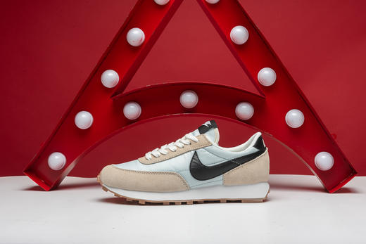 耐克/Nike Air Daybreak SP 1979周年顺风华夫系列 复古休闲慢跑鞋淡牙白月白白小麦米色紫绿蓝绿倒钩粉白 星尘珊瑚红 商品图0