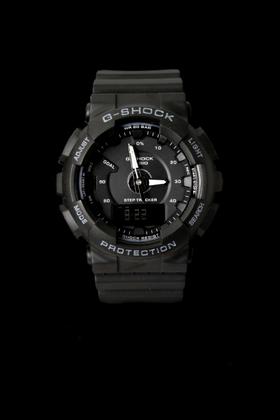 卡西欧手表夜跑 g-shock潮流生活防水手表GMA-S130 手表镜面材质:矿物强化玻璃镜面 型号:GMA-S130 风格:时尚 系列:G-SHOCK系列 机芯类型:石英机芯