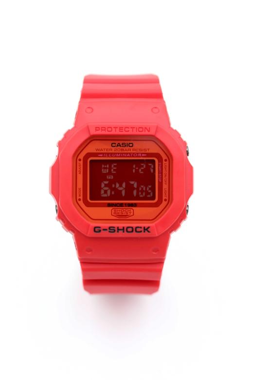 卡西欧G-SHOCK手表 运动男手表数字显示 潮流防水电子表G-5600 商品图1