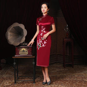 LHS-1017端庄优雅酒红刺绣中长款婚宴礼服旗袍