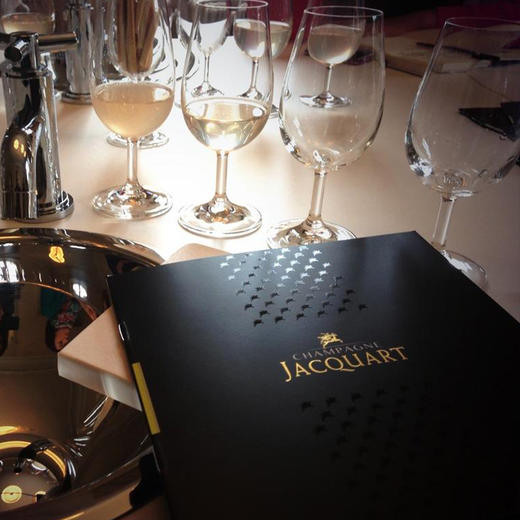 霞卡佳酿香槟葡萄酒 Jacquart Brut de Nominee 750ml 商品图2