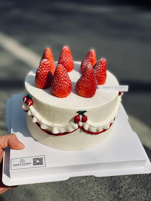 简约复古草莓奶油蛋糕 商品图0