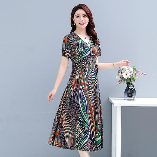 MQ-YYN2003夏季新款修身显瘦V领减龄碎花连衣裙YY 商品图2