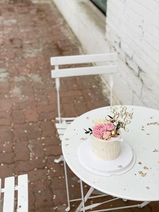 母亲节小四寸康乃馨蛋糕 商品图0