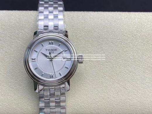 正品保真（女士）
天梭，T097港湾系列情侣对表，简洁百搭商务表，原装瑞士ETA石英机芯，全部原装配件组装，男~40mm女～28mm表径。一表一号，三码一表，全新全套出。 商品图1