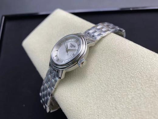 正品保真（女士）
天梭，T097港湾系列情侣对表，简洁百搭商务表，原装瑞士ETA石英机芯，全部原装配件组装，男~40mm女～28mm表径。一表一号，三码一表，全新全套出。 商品图13