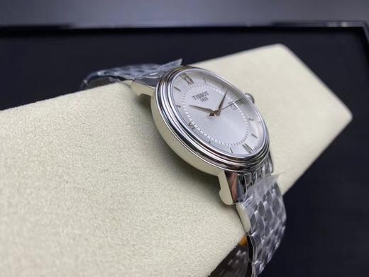 正品保真（男装）
天梭，T097港湾系列情侣对表，简洁百搭商务表，原装瑞士ETA石英机芯，全部原装配件组装，男~40mm女～28mm表径。一表一号，三码一表，全新全套出。 商品图12