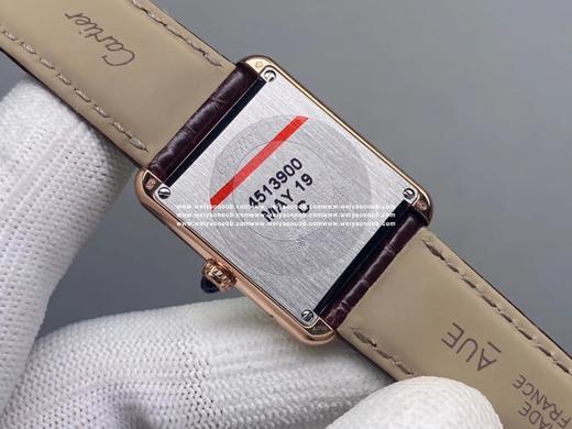 AF厂再续神作 Cartier卡地亚TANK-SOLO坦克系列石英女表
【表壳】共两种尺寸，小号31×24mm，中号35×27mm，厚度5.5mm
方形的壳套内含乾坤，圆角和直角的交替难度很大，为了追 商品图3