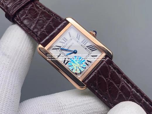 AF厂再续神作 Cartier卡地亚TANK-SOLO坦克系列石英女表
【表壳】共两种尺寸，小号31×24mm，中号35×27mm，厚度5.5mm
方形的壳套内含乾坤，圆角和直角的交替难度很大，为了追 商品图7