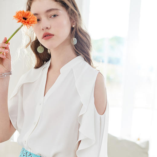 OLrain法式高级穿搭白色雪纺衬衫女夏季2022年荷叶边露肩衬衣 商品图1