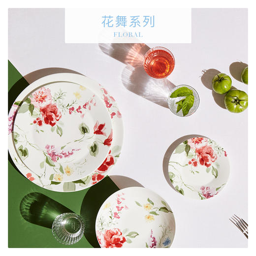 WEDGWOOD玮致活花舞蓝色杯碟盘三件组骨瓷咖啡茶杯碟餐盘礼盒套装 商品图4