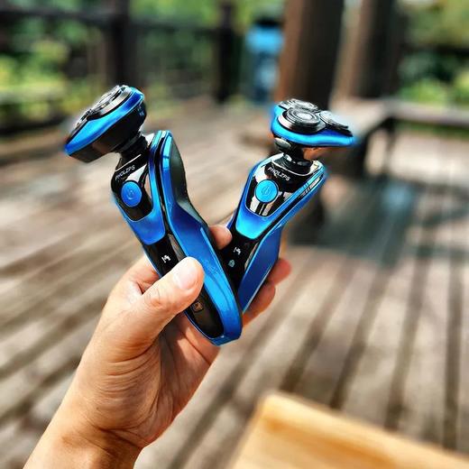颜值爆表！全身水洗4D浮动刀头！6大功能智能黑科技！原代工三合一剃须刀！！ 商品图0