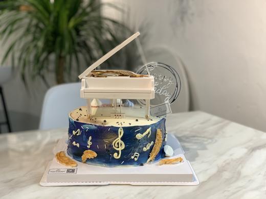 唯美钢琴音乐盒奶油蛋糕 商品图0