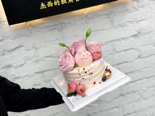 鲜花小猪慕斯小猪蛋糕 商品图0