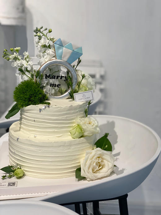 求婚手工翻糖钻戒款鲜花蛋糕 商品图0