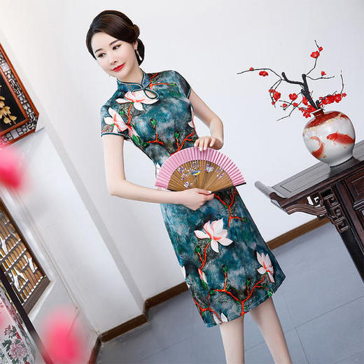 QQ-9712夏季新款荷花真丝旗袍裙 商品图0