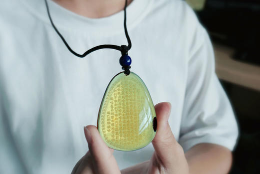 墨西哥蓝珀水滴形大悲咒吊坠 商品图6