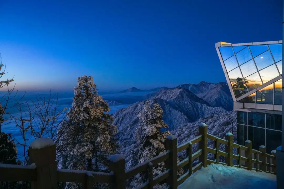 西岭雪山阳光假日酒店超值套餐!来这里观云海