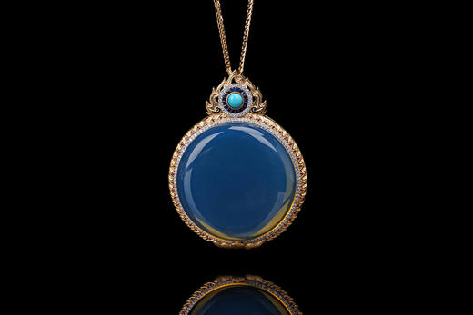 万象新火·多米尼加蓝珀18K喷砂黄金镶钻平安扣吊坠 商品图0