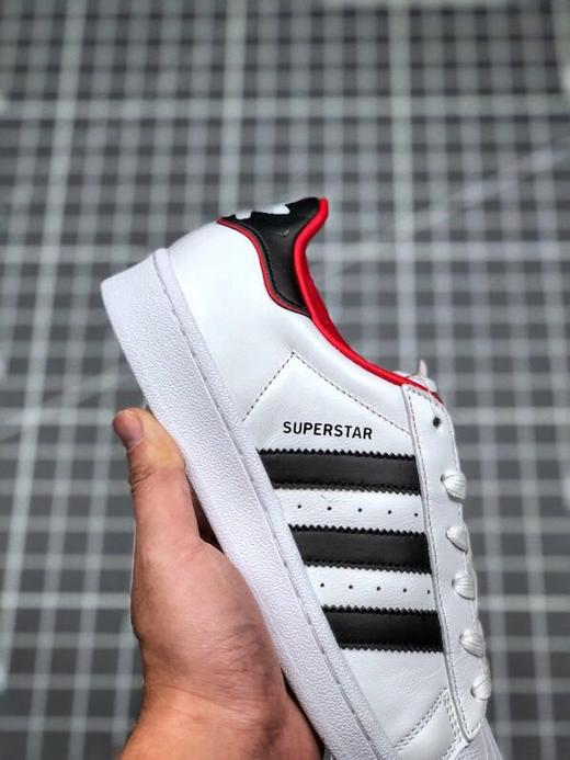 阿迪达斯 三叶草 Adidas Superstar贝壳头“名城限定”贝壳头休闲运动板鞋 商品图2