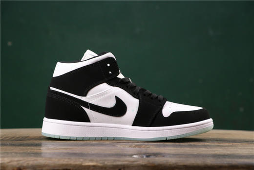 乔丹/Air Jordan AJ1 aj1 乔丹1代 乔1 乔丹1代中帮系列 Air Jordan 1 MID 货号：554724-174 乔1中帮黑白熊猫夜光底 商品图2