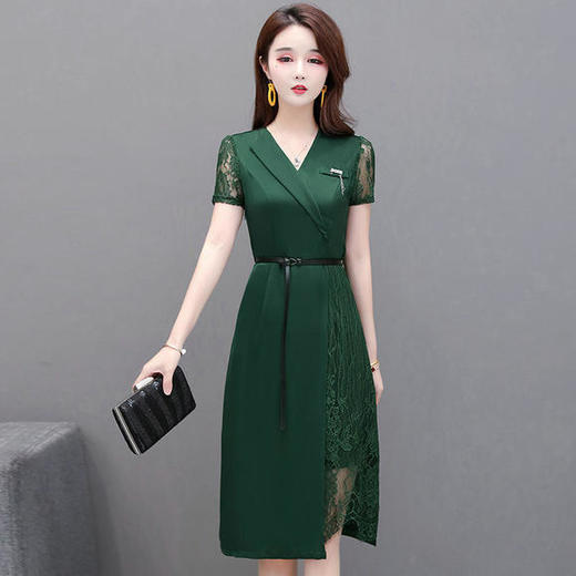YWE-B20A10女人味中长款减龄风蕾丝拼接连衣裙 商品图0