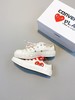 Converse x CDG PLAY X CHANEL 三方联名，匡威以最大幅度跳跃性和香奈儿高端品牌再加爱心[爱心] 川久保龄三方联名，香奈儿仅仅提供了一条米色印红字+一条红色印米字的鞋带， 商品缩略图1