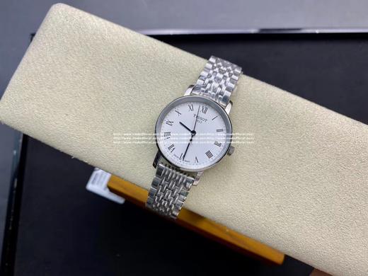 渠道货，原单正品
 Original Tissot,天梭款魅时T109系列，超薄简单大方，非常有英伦的帅气。蓝宝石玻璃，原装瑞士ETA机芯，男～38女～28mm表径，配全套包装。💕💕💕 商品图3