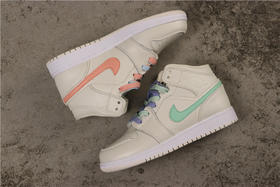乔丹/Air Jordan AJ1 aj1 乔丹1代 乔1 乔丹1代中帮系列 Air Jordan 1 WMNS “Candy” 货号：555112-035 乔1鸳鸯糖果米黄  粉红鸳鸯