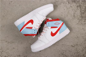 乔丹/Air Jordan AJ1 aj1 乔丹1代 乔1 乔丹1代中帮系列 Air Jordan 1 Mid GS 货号：555112-104 乔1中帮白蓝红 36-40
