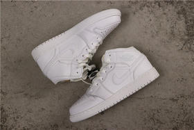 乔丹/Air Jordan AJ1 乔丹1 乔1 AJ1 乔丹1代系列中帮 Air Jordan 1 Mid “Whiteout”货号：554724-104 乔1中帮全白 36-45
