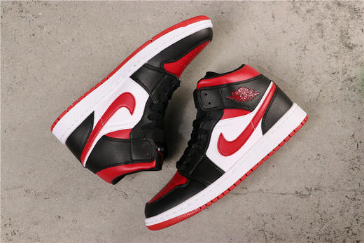 乔丹/Air JordanAJ1 aj1 乔丹1代 乔1 乔丹1代中帮系列 Air Jordan 1 Mid 货号：852542-610 乔1中帮黑红 商品图0