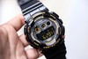 全新款卡西欧 GD-120系列。 主要功能： *防震 *生活防水 *7年电池 *高亮度自动LED照明 *世界时间（48城市） *秒表（1/100秒） *12/24小时时制 *每日闹铃，整点响报 商品缩略图6